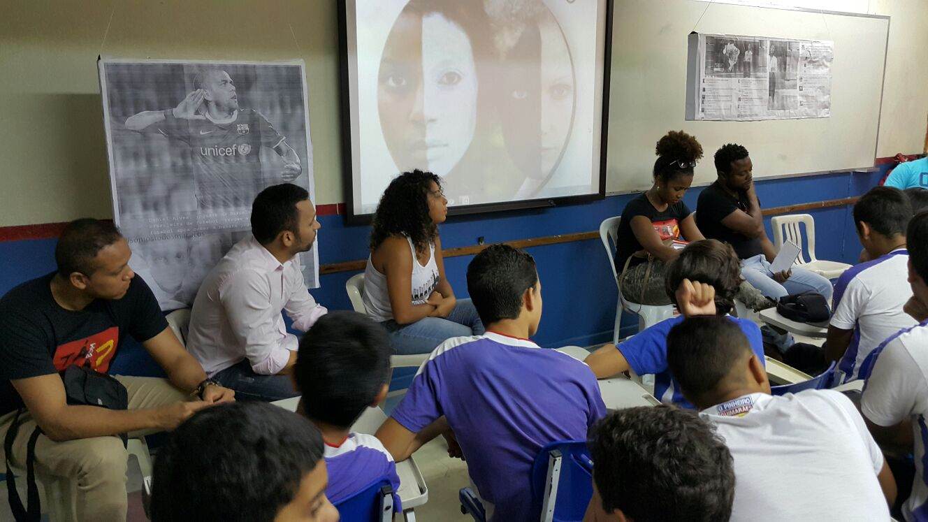 COLÉGIO PINHEIRO GUIMARÃES REALIZA TALK SHOW SOBRE CONSCIÊNCIA NEGRA